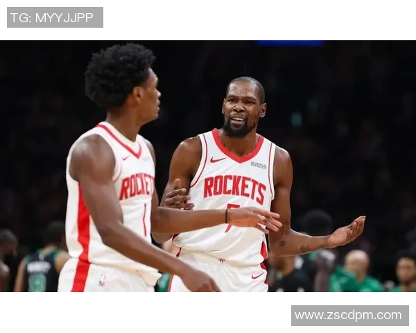 2月12日火箭队对决强敌全力争胜展现球队实力与团结精神